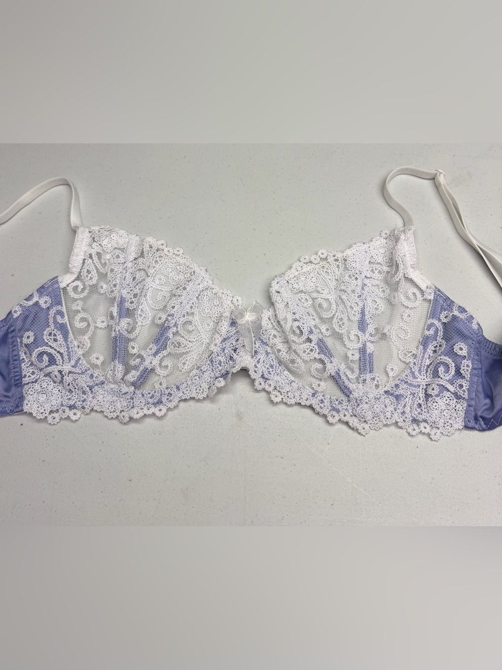 Shirley of Hollywood White Lace Periwinkle Underwire Bra Size 38 NWOT *P1041